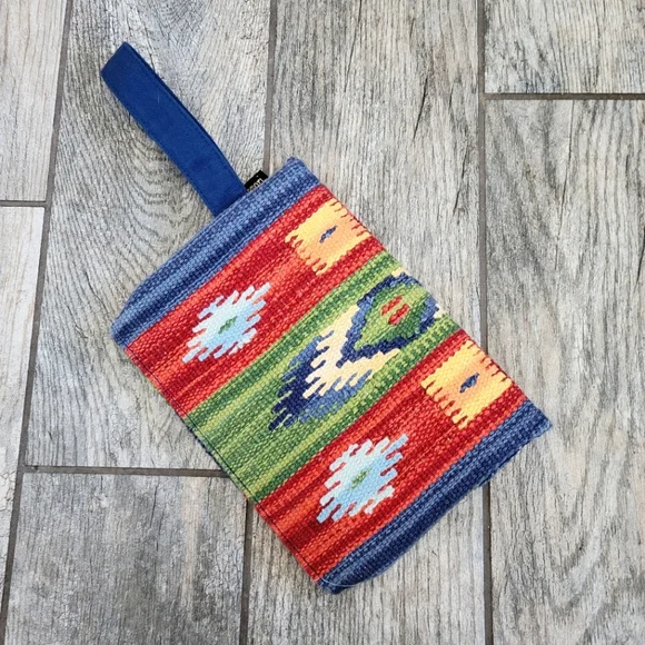 Coastal Cowgirl Cluch - Picture 1 of 9